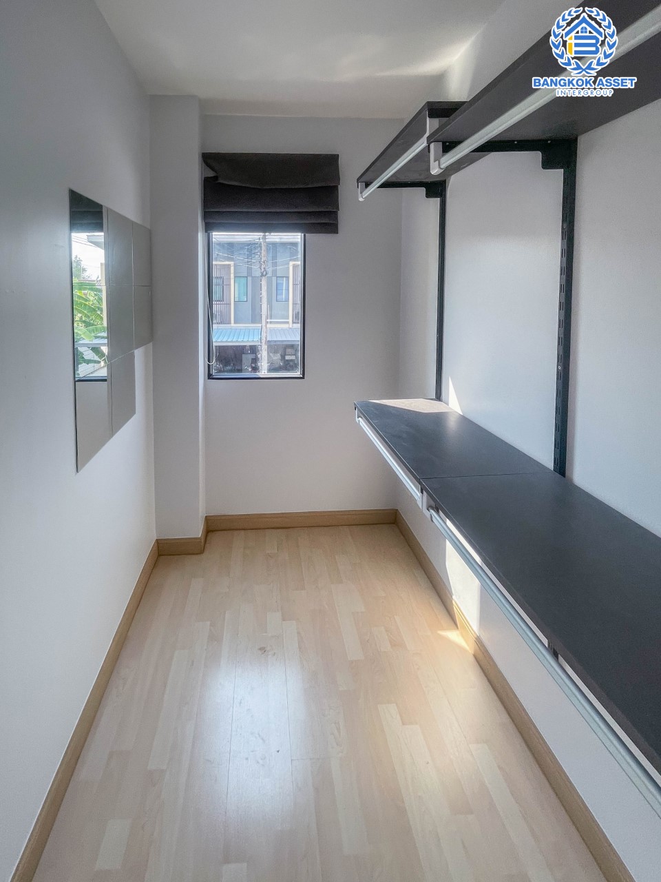 *****ทาวน์เฮ้าส์มือสอง ม.เดอะคอนเนค37 หลักสี่-ดอนเมือง เนื้อที่ 18.2 ตร.ว. ฟังก์ชัน 3 ห้องนอน 2 ห้องน้ำ 1 ที่จอดรถ บ้านสวย สภาพใหม่ บนทำเลโซนเมือง เชื่อมต่อถนนสรงประภา, ถนนแจ้งวัฒนะ ใกล้รถไฟฟ้าสายสีแดง "สถานีดอนเมือง"